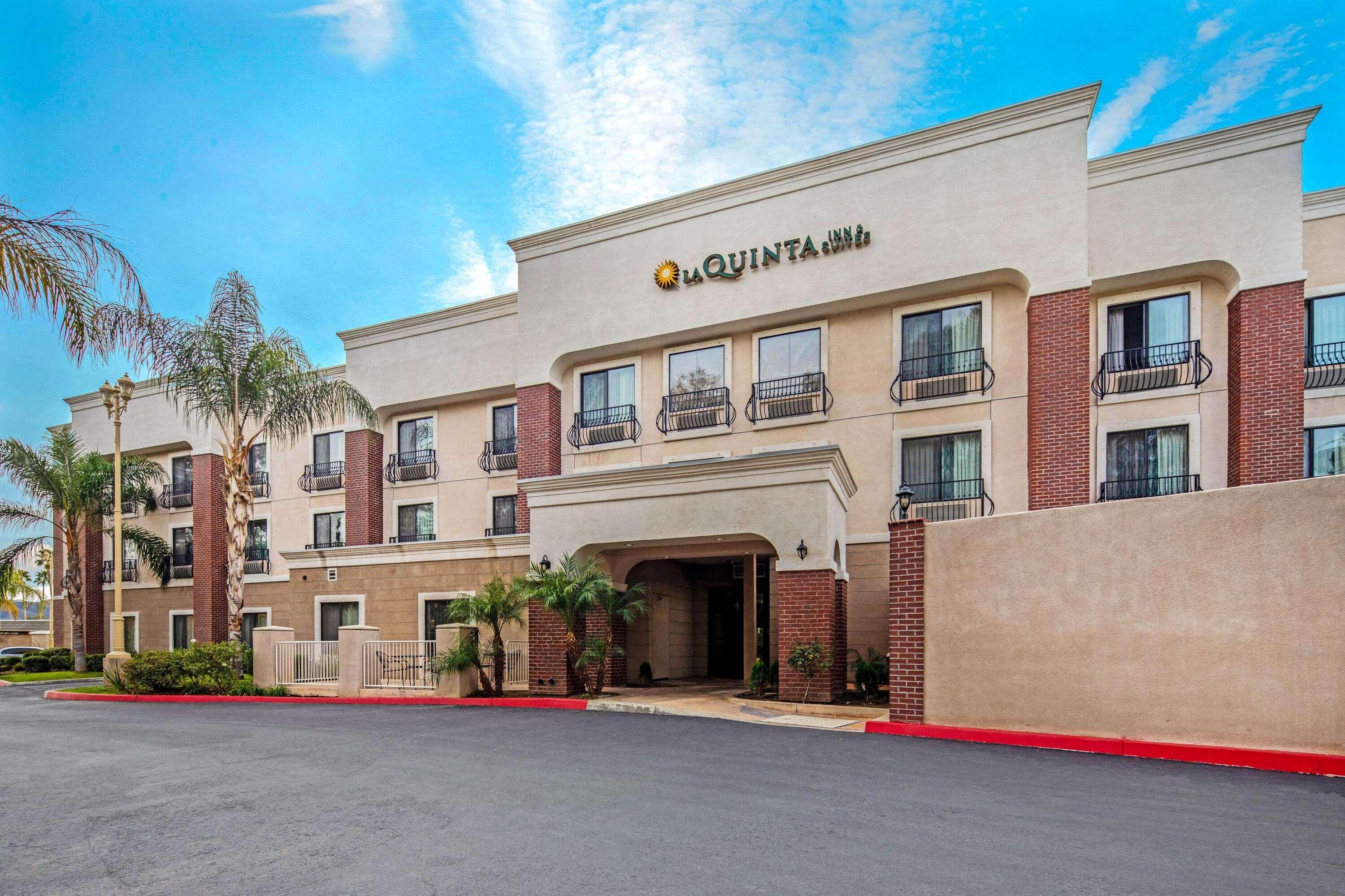 La Quinta By Wyndham Temecula Hotel Exterior photo