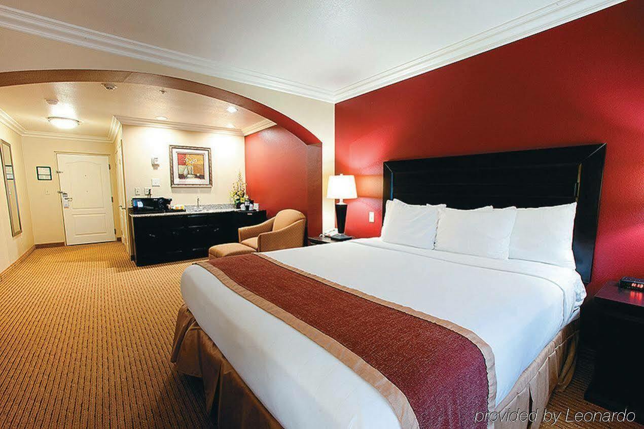 La Quinta By Wyndham Temecula Hotel Exterior photo
